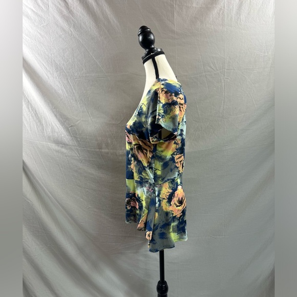 Floral Jersey With Assymetrical Hem - Picture 3 of 4